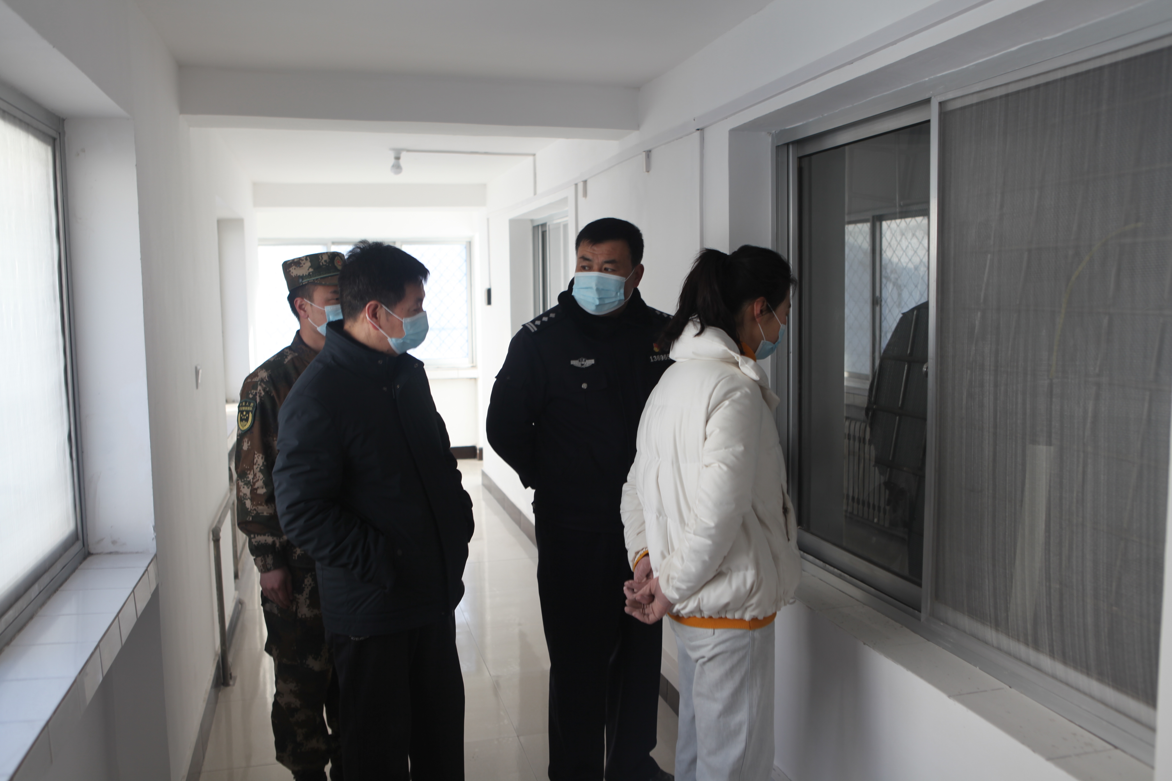 庄浪县检察院孙云萃副检察长深入县看守所进行节前安全防范检查