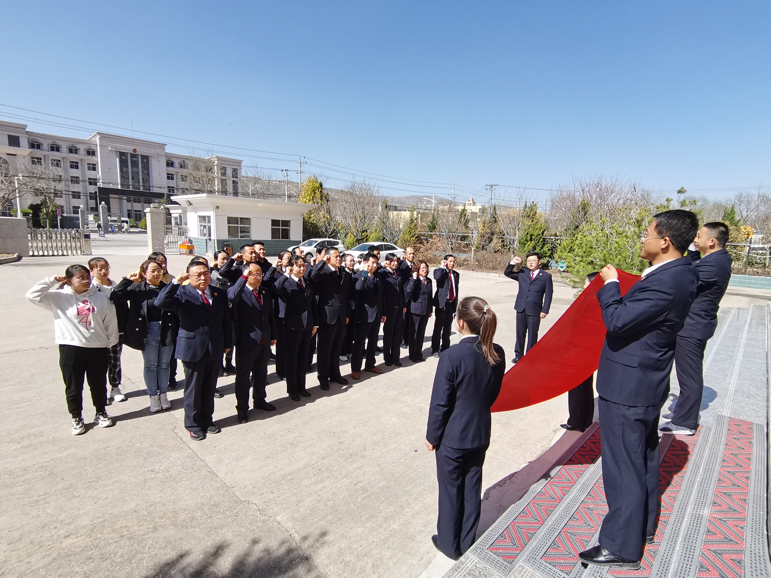 牢记训词精神践行初心使命庄浪县检察院组织干警学习贯彻习近平总书记训词精神