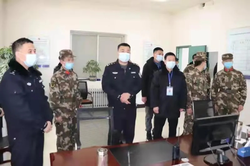 庄浪县检察院驻所检察室联合县公安局、武警中队开展看守所节前安全大检查