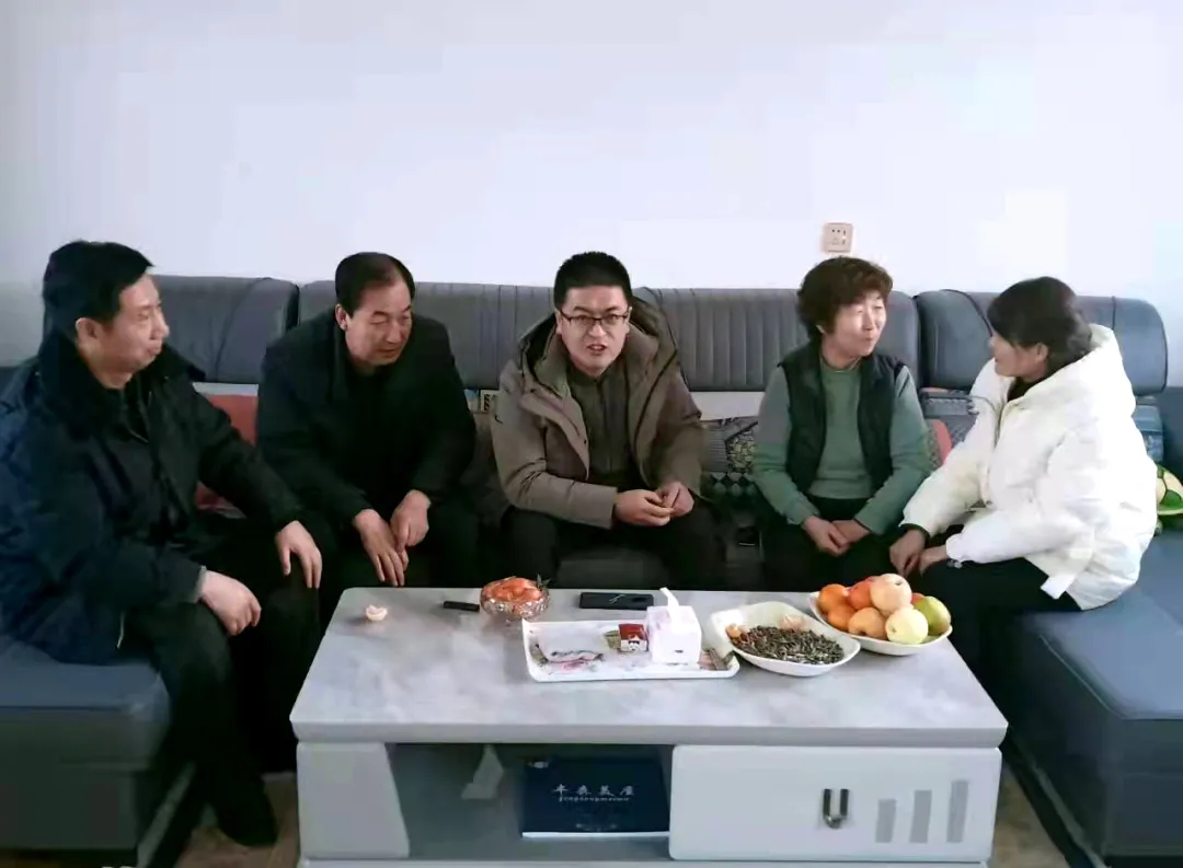 庄浪县人民检察院开展春节前慰问老干部活动